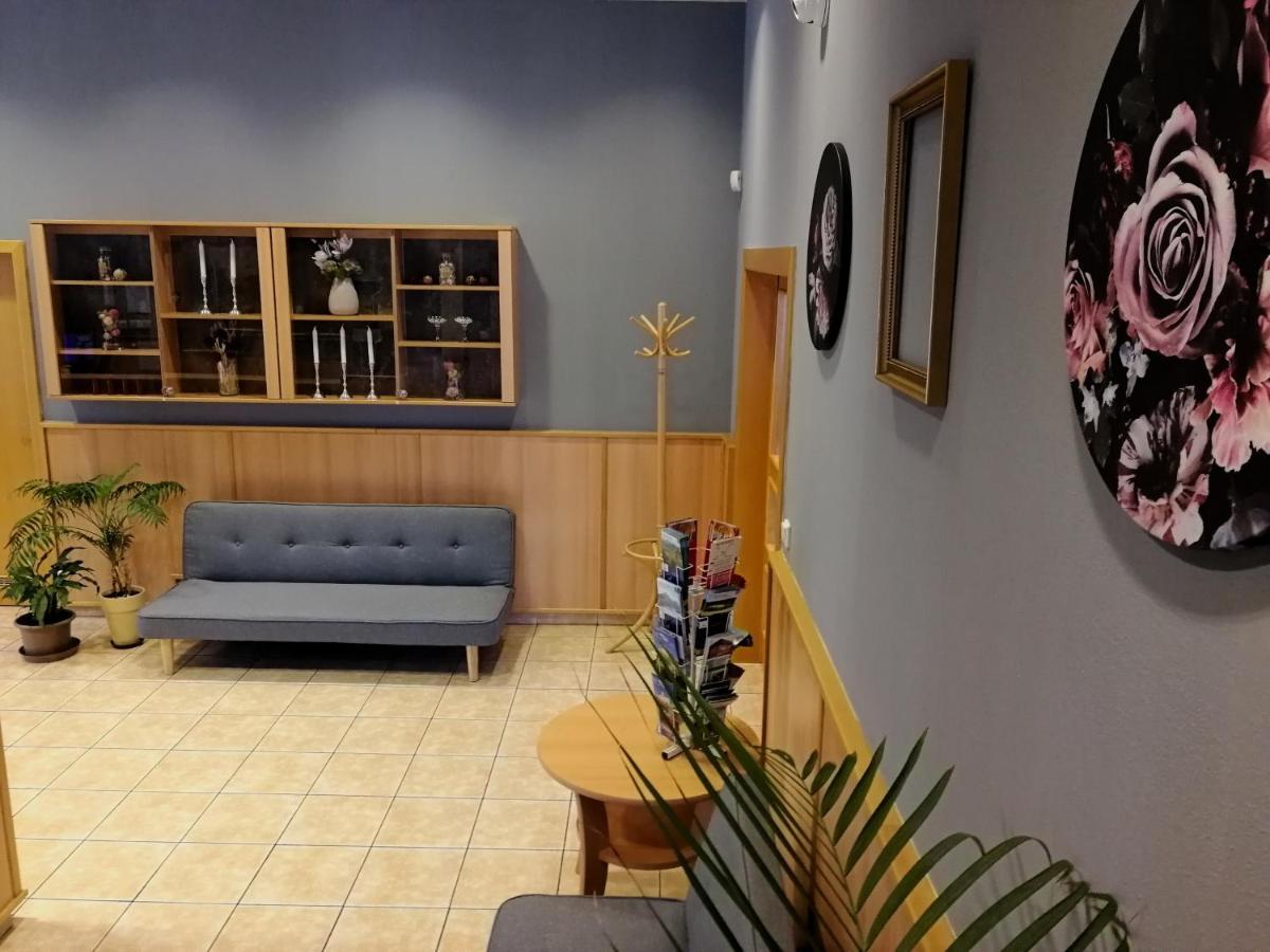 Vzdelavaci Stredisko A Hotel Varnsdorf Exterior foto