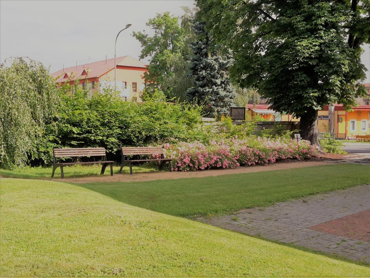 Vzdelavaci Stredisko A Hotel Varnsdorf Exterior foto